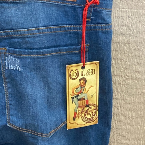 L & B Cropped, Distressed Jeans - Picture 3 of 4